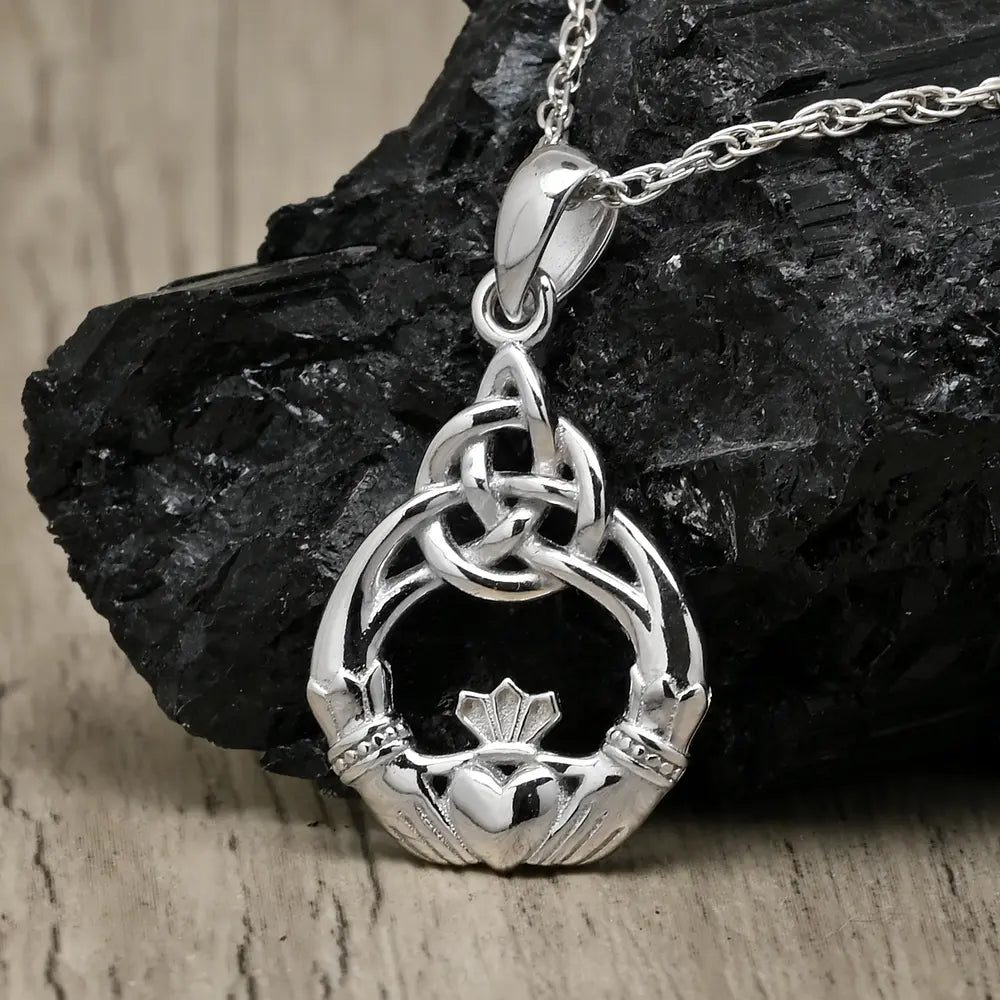 Colgante claddagh con nudo celta en plata fina 925 #F3