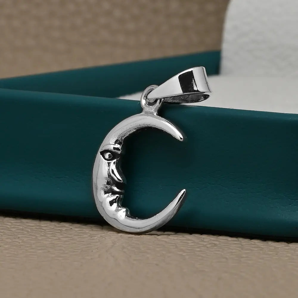 Colgante luna pequeña en plata fina 925, con cadena #F122