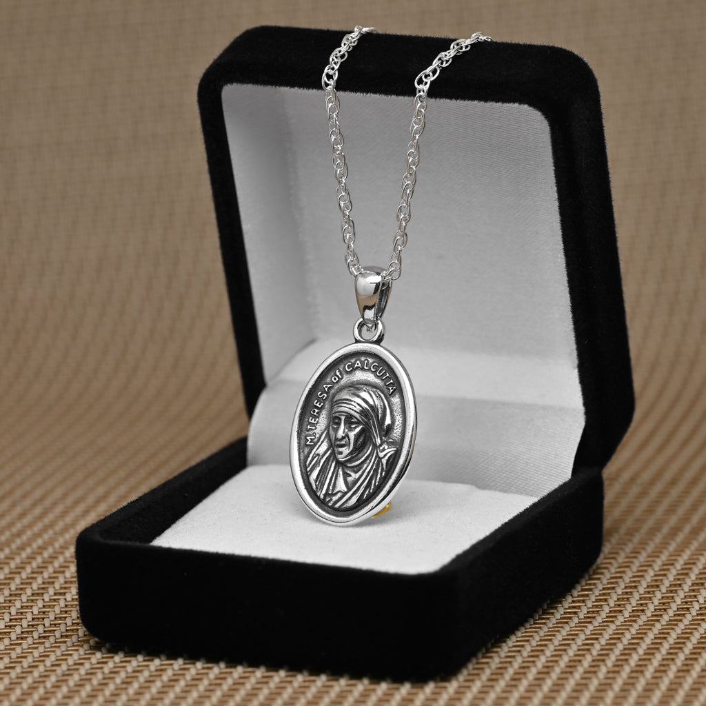 Colgante medalla madre Teresa de calcuta en plata 925