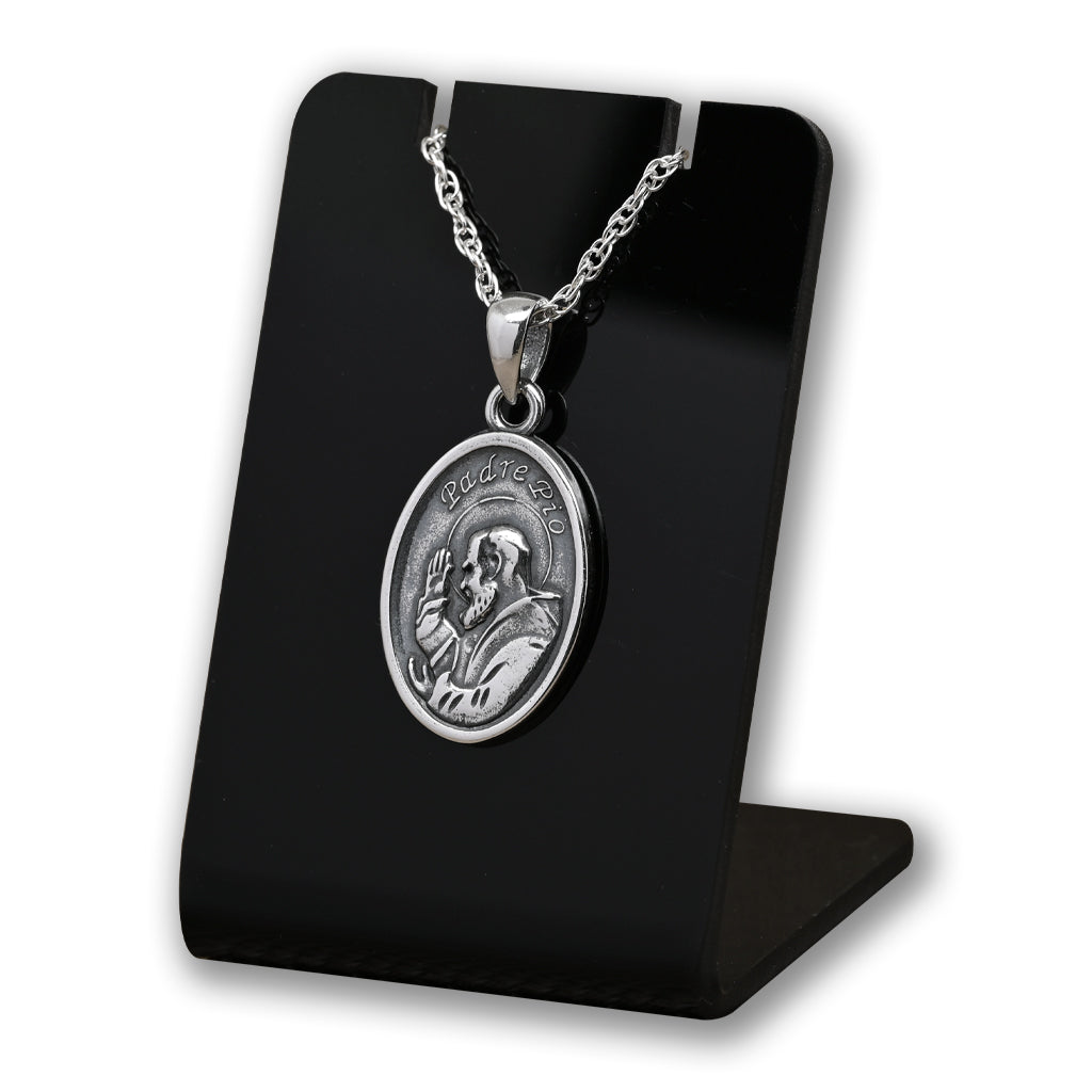 Colgante medalla san padre pio en plata 925, con cadena