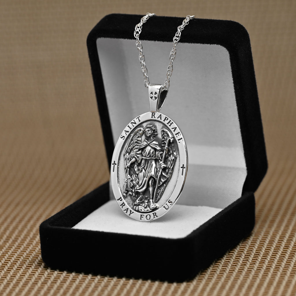 Colgante san Rafael arcángel en plata fina, con cadena