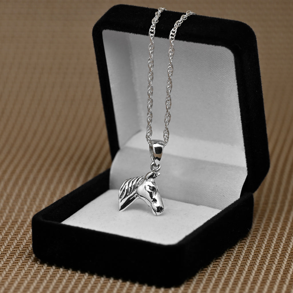 Colgante cabeza de caballo pequeño en plata 925
