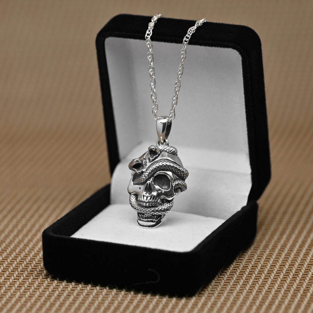 Colgante calavera con serpiente en plata fina 925 #160