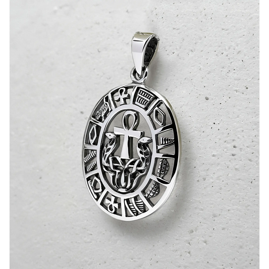 Colgante amuleto egipcio en plata 950